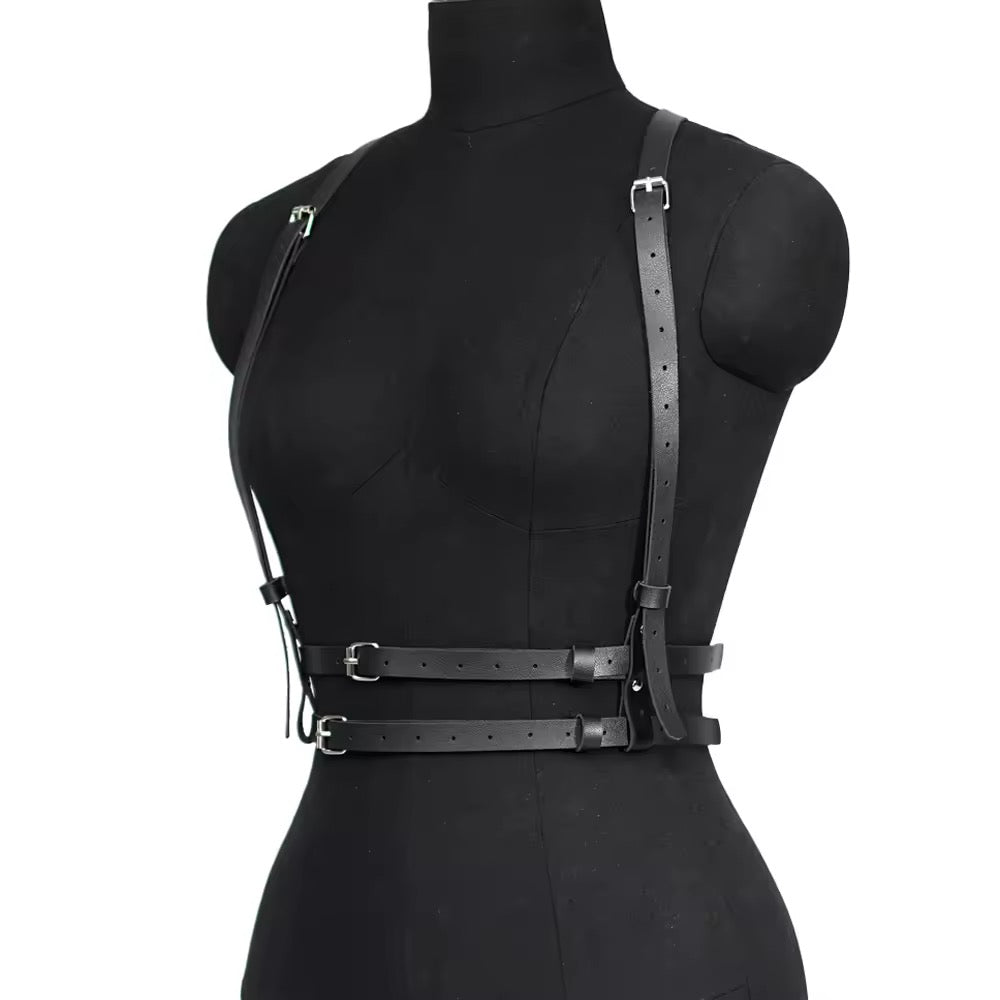 Harness de corpo preto, ajustável para cintura de 65 a 94cm, com fivelas metálicas.