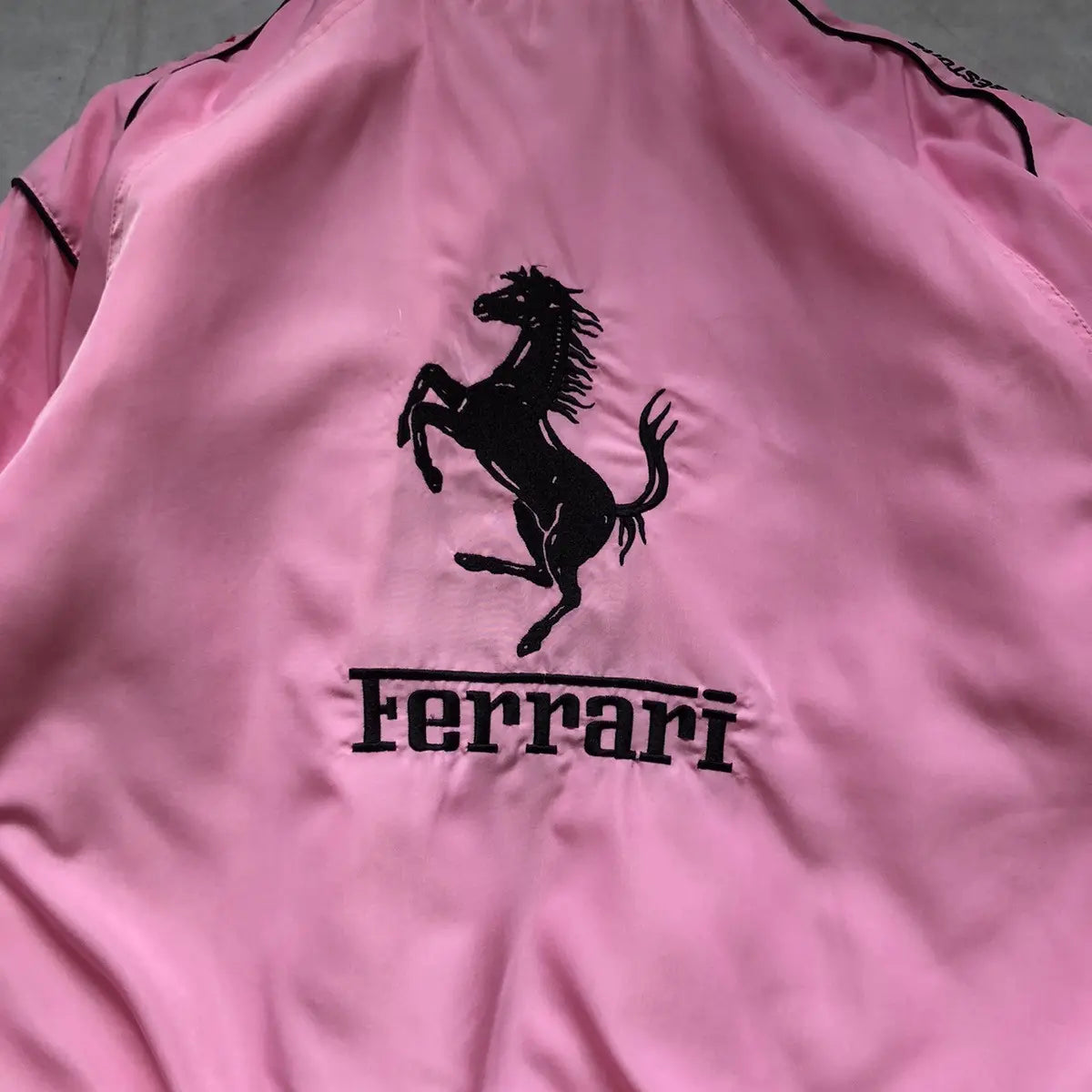 Jaqueta Ferrari F1 Rosa - Loja Bee Fancy