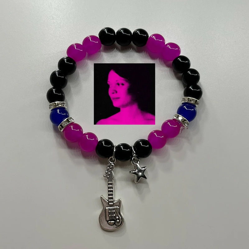 PULSEIRA TV GIRL