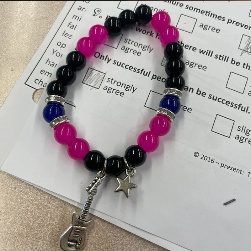 PULSEIRA TV GIRL