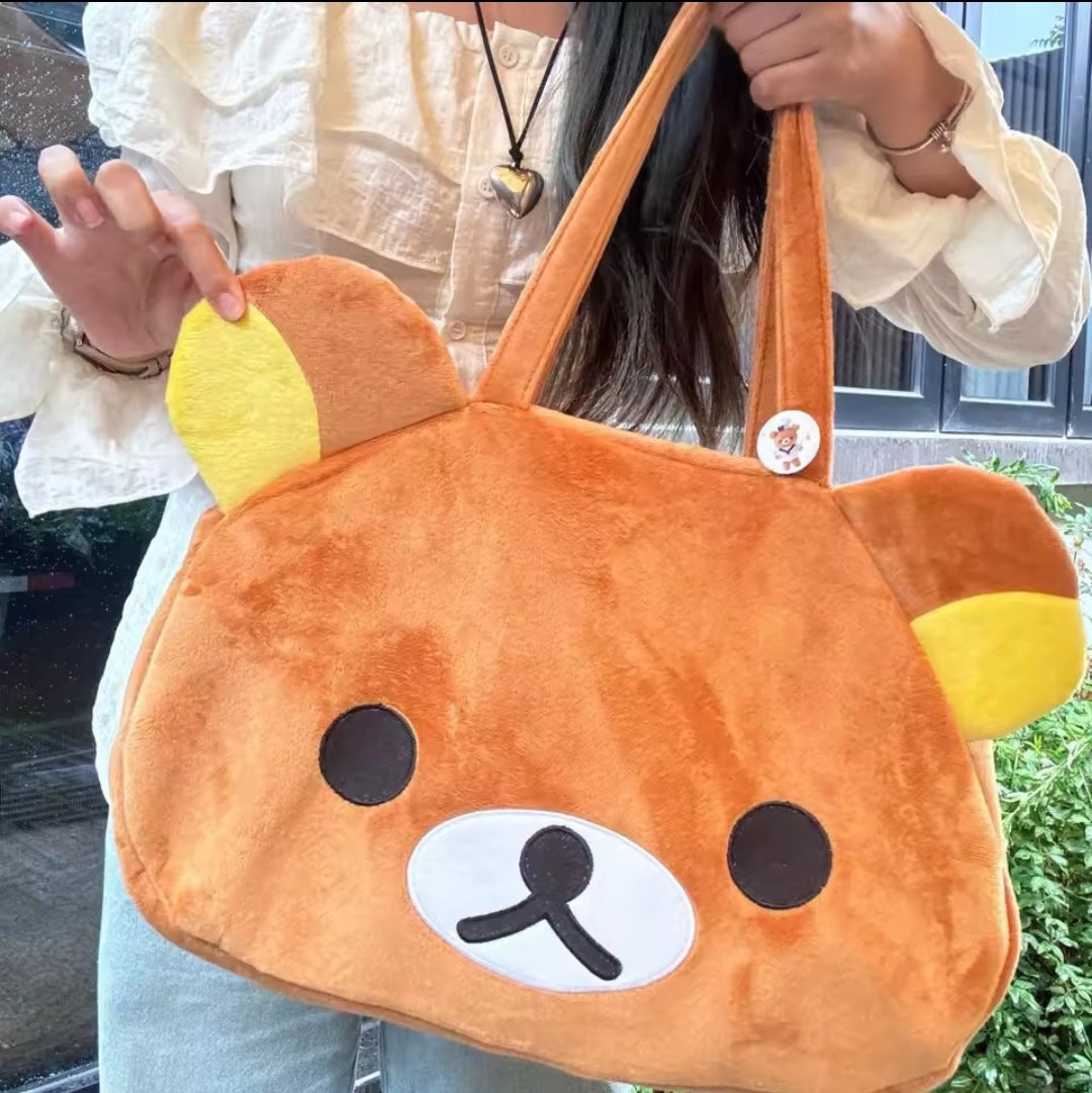 Bolsa transversal de pelúcia em formato do ursinho Rilakkuma - Loja Bee Fancy