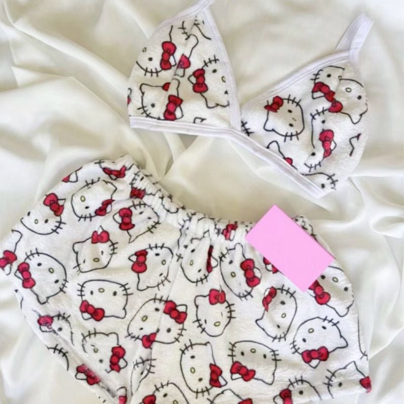 Conjunto Hello Kitty verão composto por sutiã e shorts