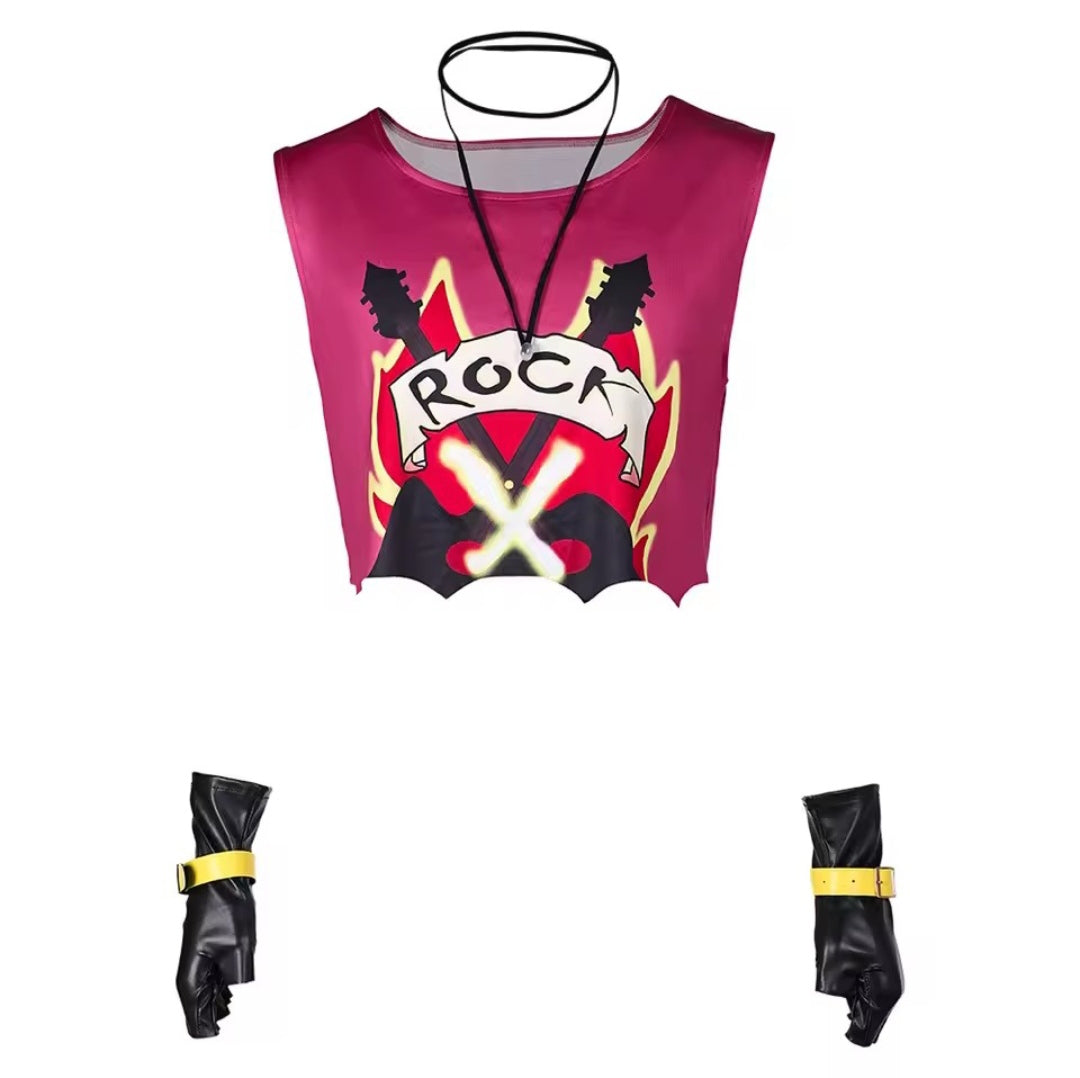 Conjunto de fantasia cosplay do Gambit com regata cropped rosa estampada, manguitos pretos com fivela amarela e choker