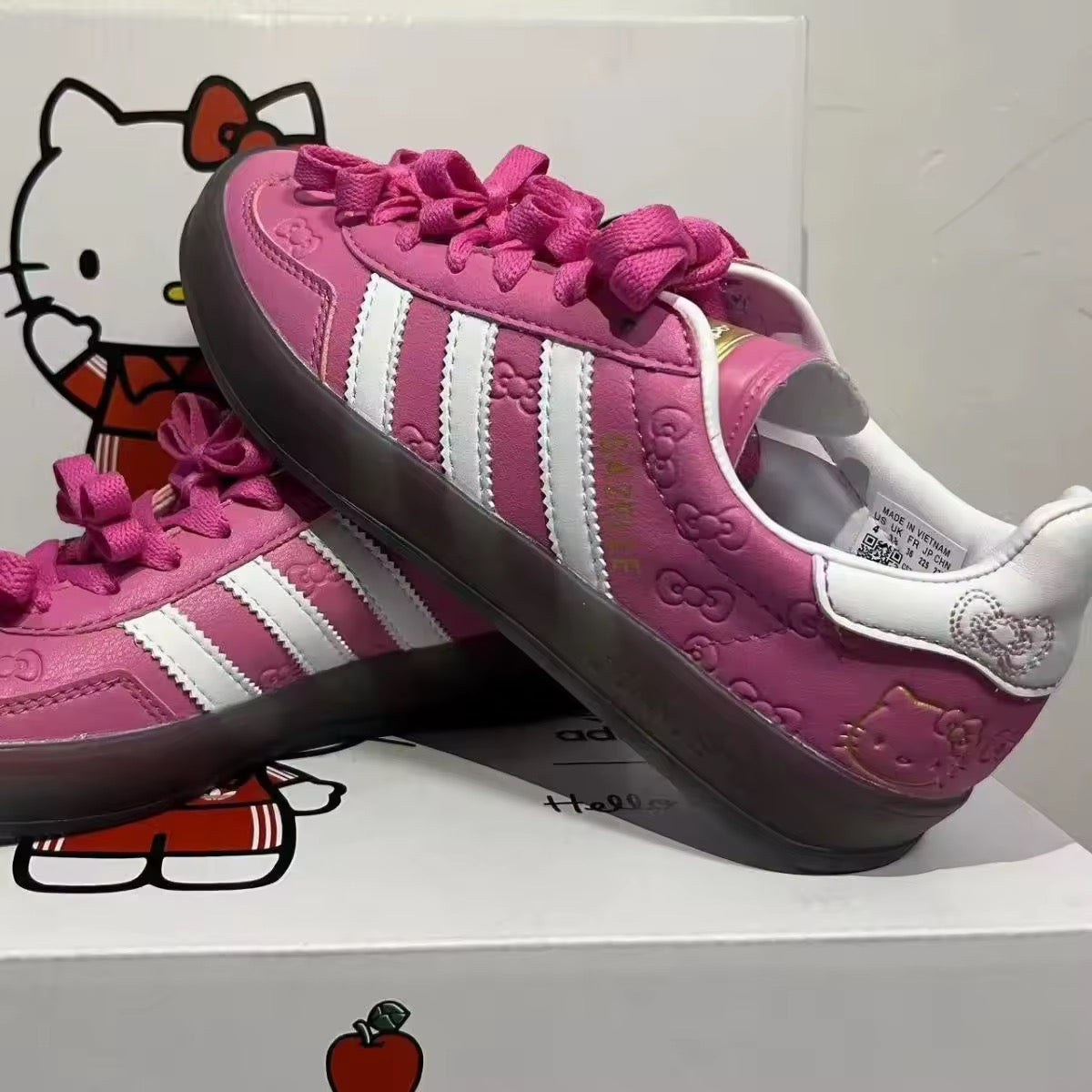 TÊNIS ADIDAS GAZELLE HELLO KITTY Rosa