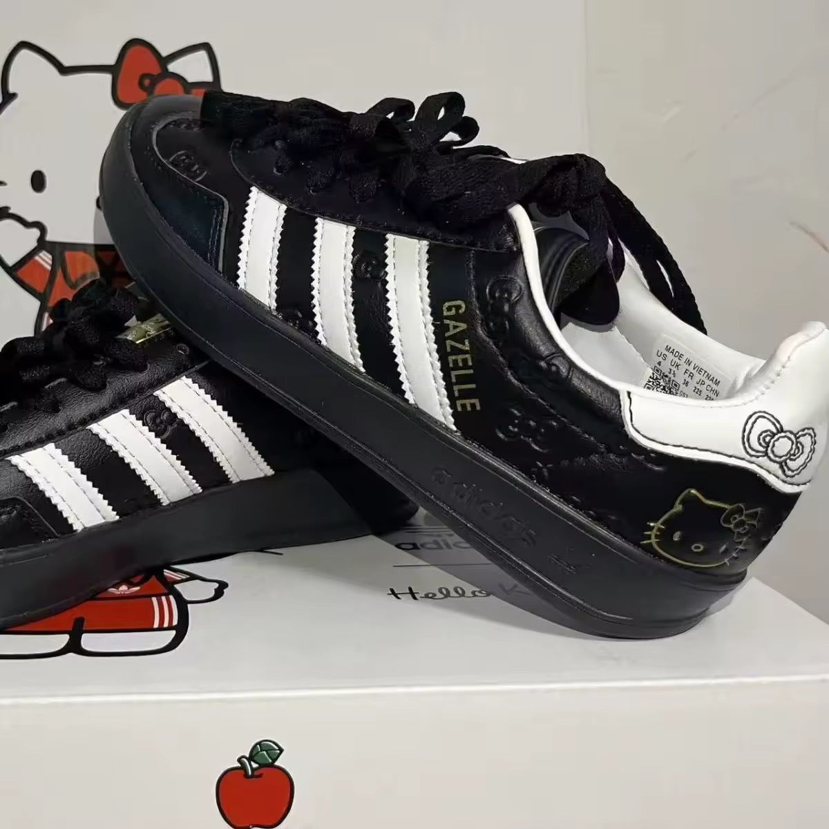 TÊNIS ADIDAS GAZELLE HELLO KITTY Preto