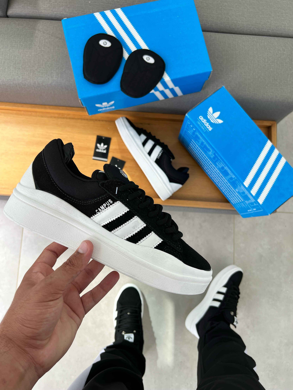 TÊNIS ADIDAS CAMPUS LIGHT x BAD BUNNY - Loja Bee Fancy