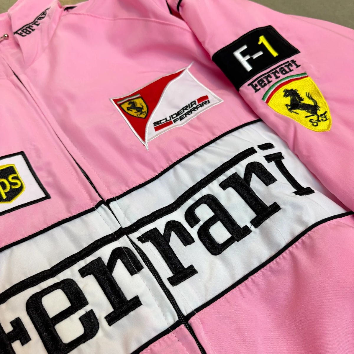 Jaqueta Ferrari F1 Rosa - Loja Bee Fancy