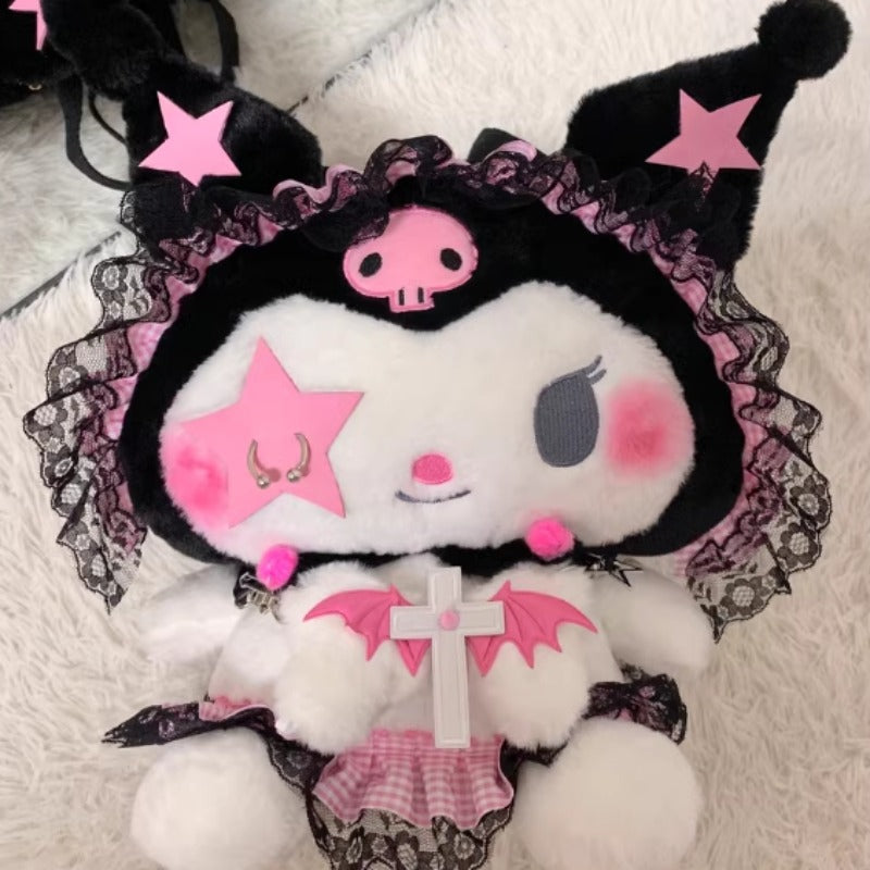 Mochila com detalhes pontiagudos e estampa frontal da personagem Kuromi
