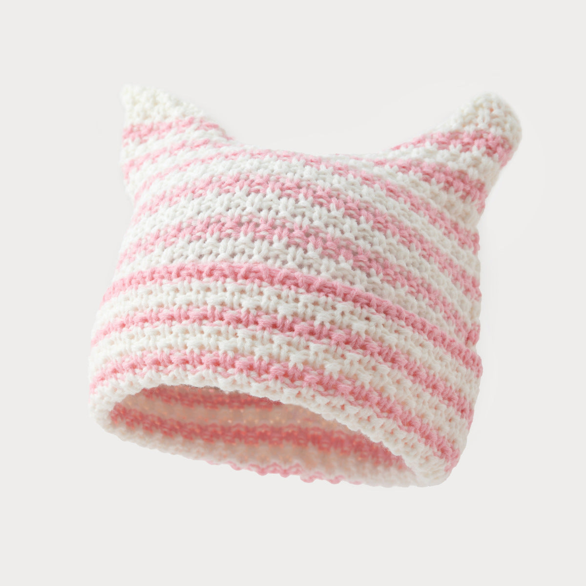 Gorro com pontas superiores no formato de orelhas de gato em exibição frontal